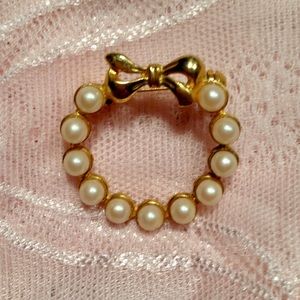 Vintage Pearl Wreath Brooch